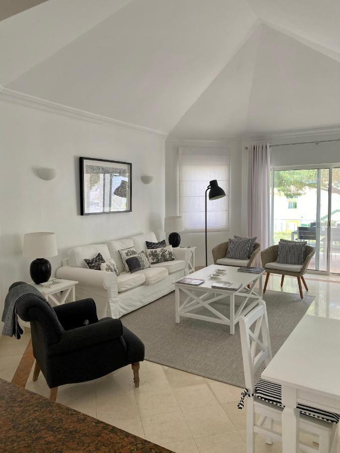 Beautiful Apartment For Rent In Quinta Do Lago With Excellent Resort Facilities Close To Lake And Beach. Kültér fotó